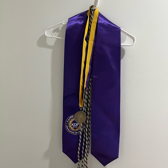 Walden University master’s degree cap & gown and college gear - Picture 9 of 9